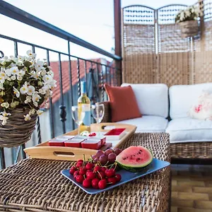 https://apartments-mantsiou-old-nikiti.hotelschalkidiki.net