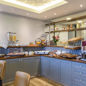 https://athos-thea-luxury-rooms.hotelschalkidiki.net
